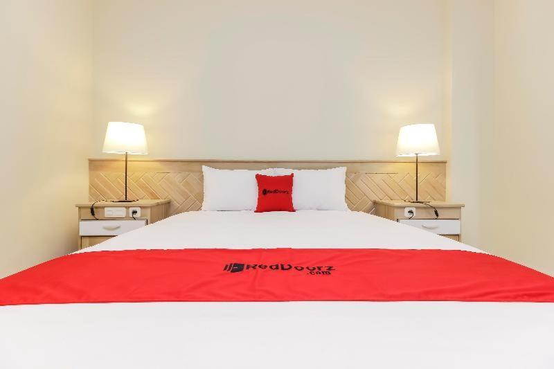 Reddoorz Premium Near Ragunan Zoo 2 Jakarta Rum bild