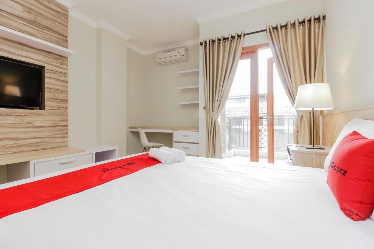 Reddoorz Premium Near Ragunan Zoo 2 Jakarta Exteriör bild