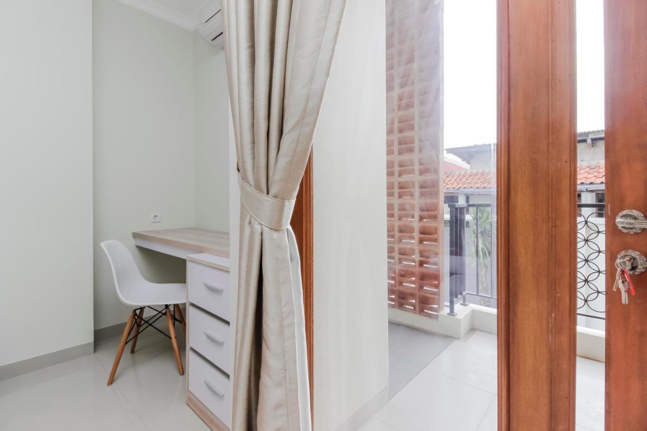 Reddoorz Premium Near Ragunan Zoo 2 Jakarta Exteriör bild