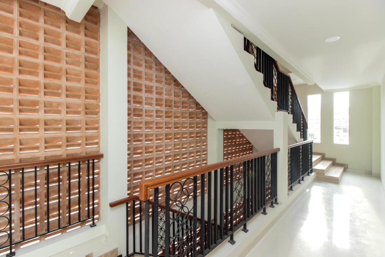Reddoorz Premium Near Ragunan Zoo 2 Jakarta Exteriör bild